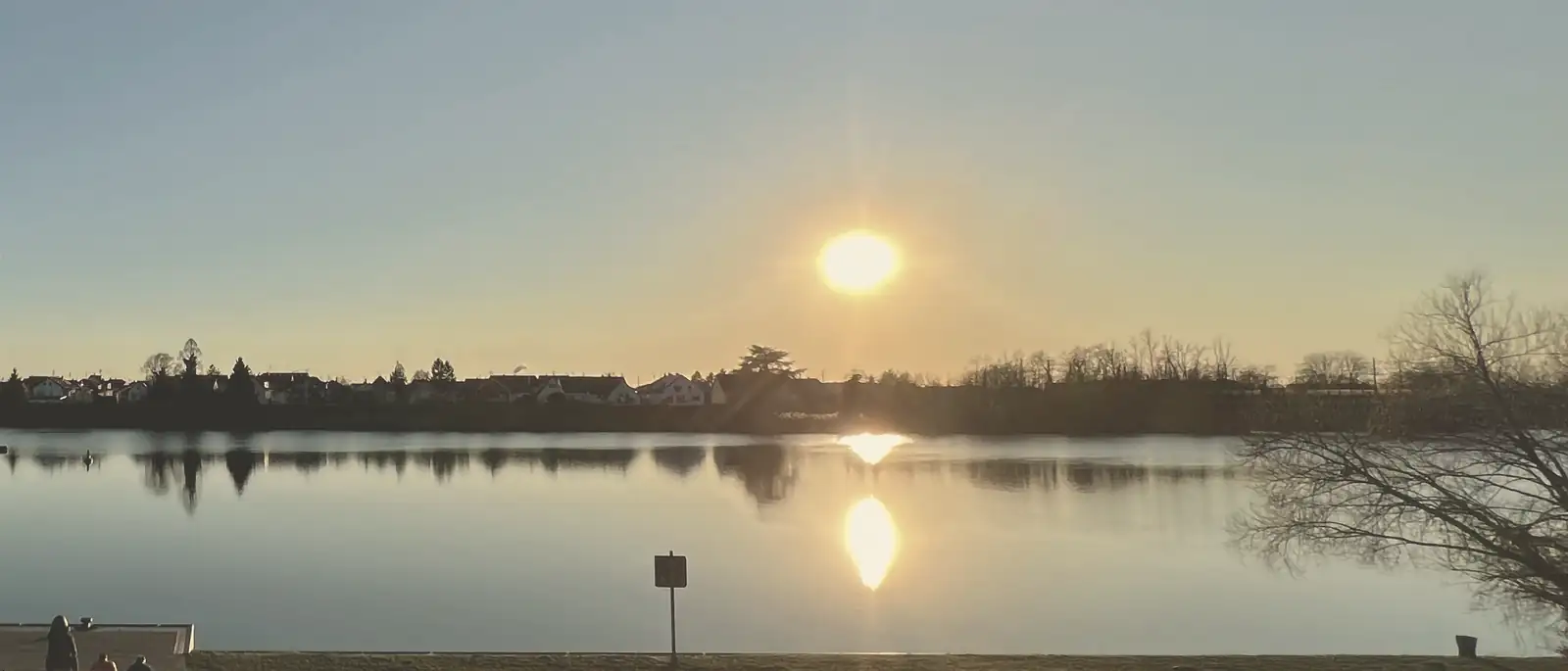 Abendsonne über dem Neckar bei Ladenburg