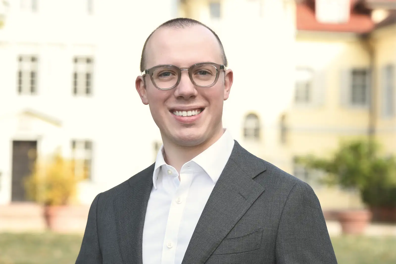 Porträt von Rechtsanwalt Tom Kalinski